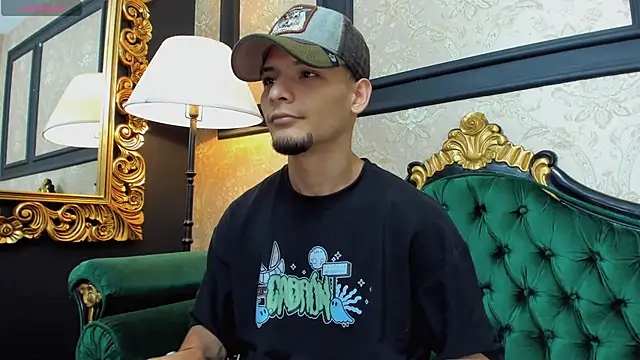 AlessandroKiing online show from 04/22/26, 07:48