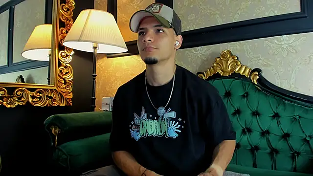 AlessandroKiing online show from 05/13/26, 08:06