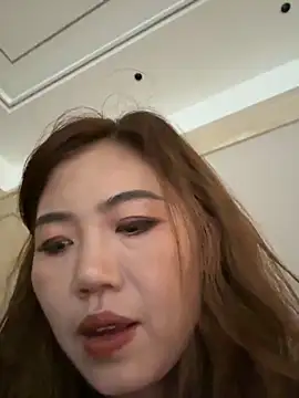 Snapshot of feifei_521 chatting on 09/18/25, 01:18 feifei 521 online show from 09/18/25, 01:18