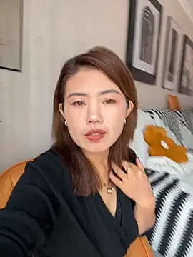 Snapshot of feifei_521 chatting on 10/19/25, 05:41 feifei 521 online show from 10/19/25, 05:41