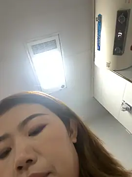 Snapshot of feifei_521 chatting on 11/08/25, 07:41 feifei 521 online show from 11/08/25, 07:41