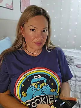 Snapshot of Sugarloveless chatting on 06/29/26, 10:43 Sugarloveless online show from 06/29/26, 10:43