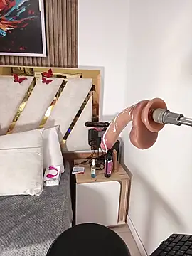 Luna Naughty1 online show from 04/23/26, 06:54