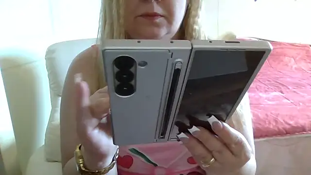 arianamodel4you online show from 04/13/26, 09:59