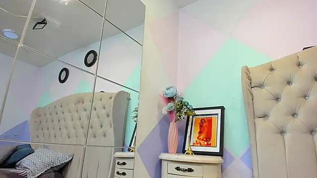 Snapshot of ZaharaSkylar chatting on 12/01/25, 11:48 ZaharaSkylar online show from 12/01/25, 11:48