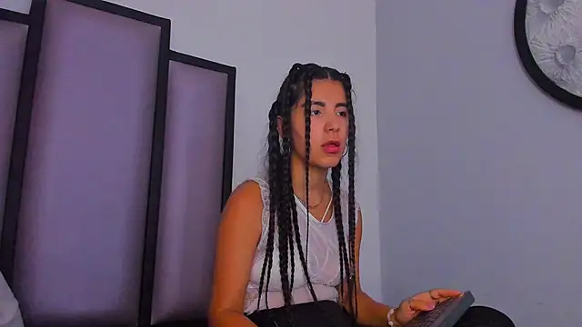 Lucy-23 online show from 12/19/25, 05:25