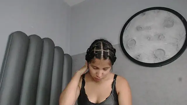 Lucy-23 online show from 04/19/26, 04:45