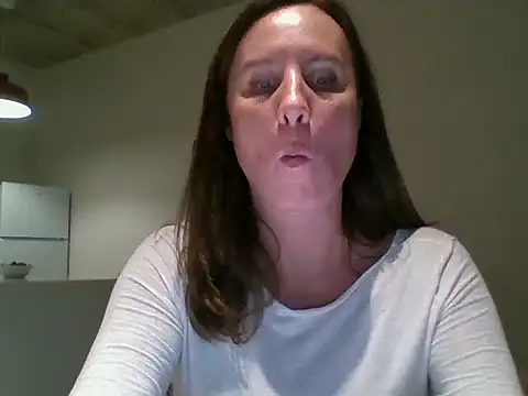 Snapshot of ALICAINWONDERLAND chatting on 10/01/25, 04:46 ALICAINWONDERLAND online show from 10/01/25, 04:46