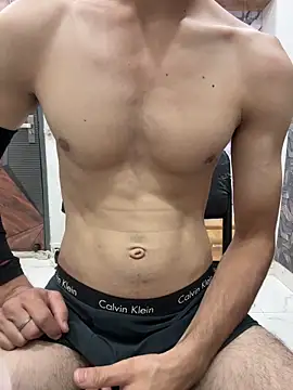 coupleyug online show from 04/18/26, 07:07