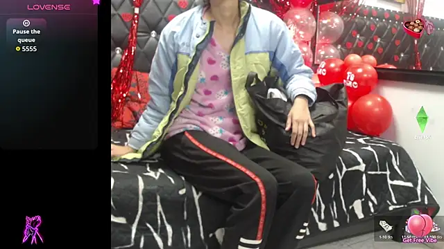 Snapshot of Engeelll chatting on 02/17/26, 05:30 Engeelll online show from 02/17/26, 05:30