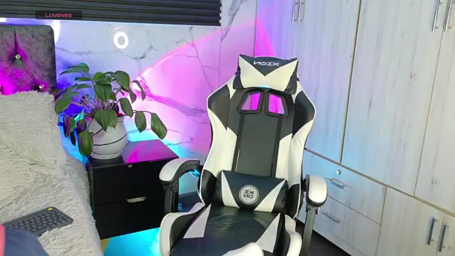 Saimonvela online show from 04/24/26, 07:38