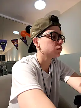 SpencerMontgomery online show from 10/28/25, 06:21