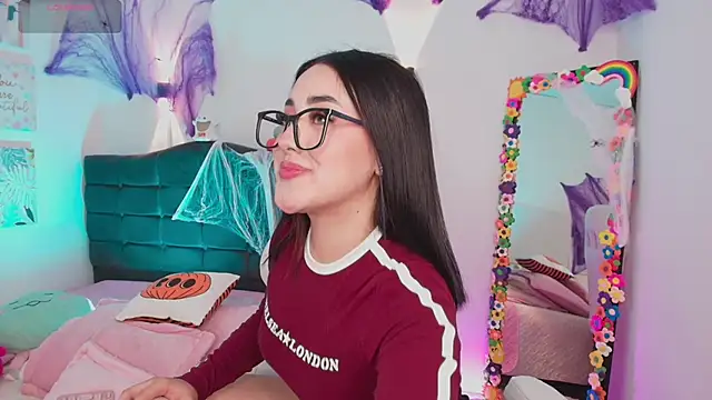 justonecute online show from 10/17/25, 10:56