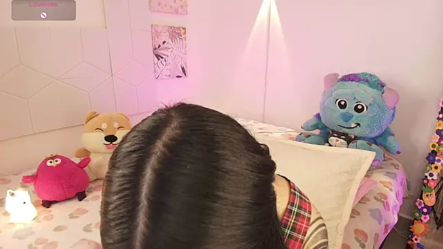 justonecute online show from 11/18/25, 01:33