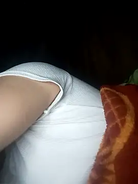 CoMay003 online show from 11/06/25, 05:19