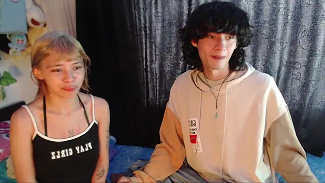 Snapshot of MixiPeach chatting on 05/13/26, 01:08 MixiPeach online show from 05/13/26, 01:08