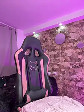 samiacooper25 online show from 04/15/26, 08:32