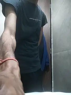 fckboy987 online show from 04/18/26, 12:42