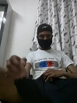 Snapshot of fckboy987 chatting on 06/04/26, 06:03 fckboy987 online show from 06/04/26, 06:03