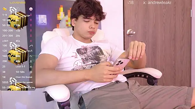 an drew18 online show from 05/17/26, 04:03