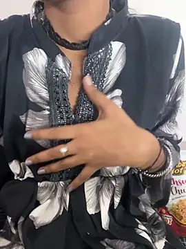 tanisha-2005 online show from 11/11/25, 05:13