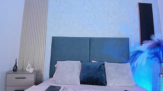 Snapshot of Laura_Ivy chatting on 02/05/26, 01:27 Laura Ivy online show from 02/05/26, 01:27