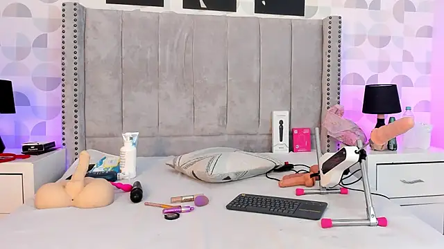 cristhi esterling online show from 11/27/25, 12:18