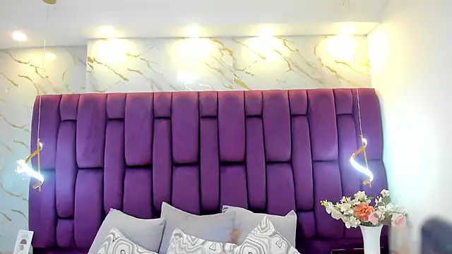 cloe spencerr online show from 11/07/25, 05:13