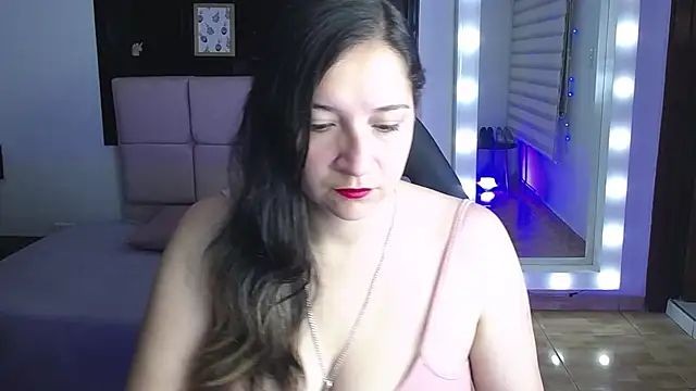 Agatha bellucci  online show from 11/11/25, 02:06