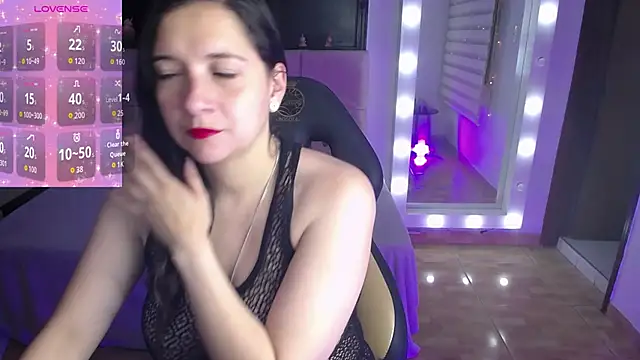 Agatha bellucci  online show from 11/13/25, 12:59