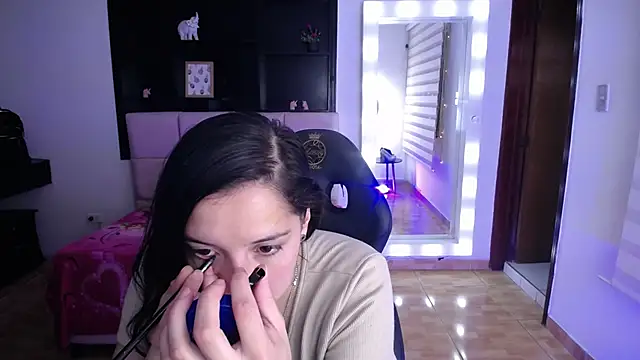 Agatha bellucci  online show from 12/03/25, 02:48