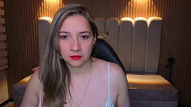 Agatha bellucci  online show from 12/18/25, 01:55