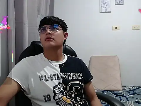 yesitwink  online show from 03/16/26, 02:39