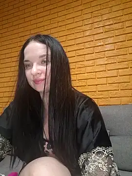 Snapshot of VoxxAura chatting on 11/13/25, 10:52 VoxxAura online show from 11/13/25, 10:52