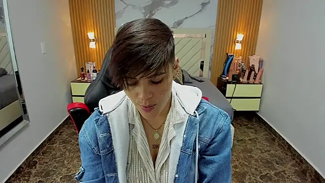 KAROLLJONES1 online show from 10/28/25, 08:11