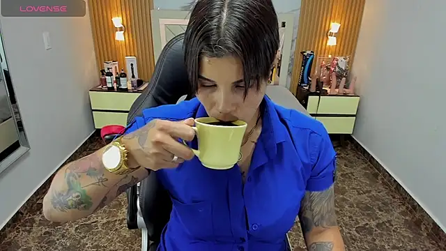 KAROLLJONES1 online show from 11/15/25, 07:32