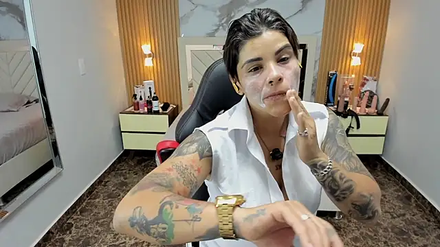 KAROLLJONES1 online show from 11/24/25, 07:35