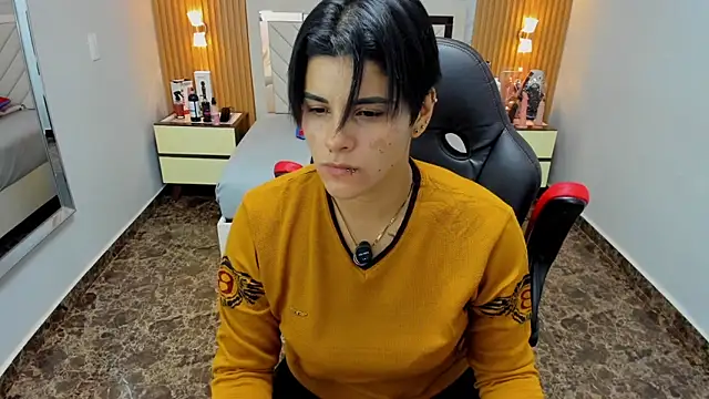 KAROLLJONES1 online show from 12/17/25, 07:20