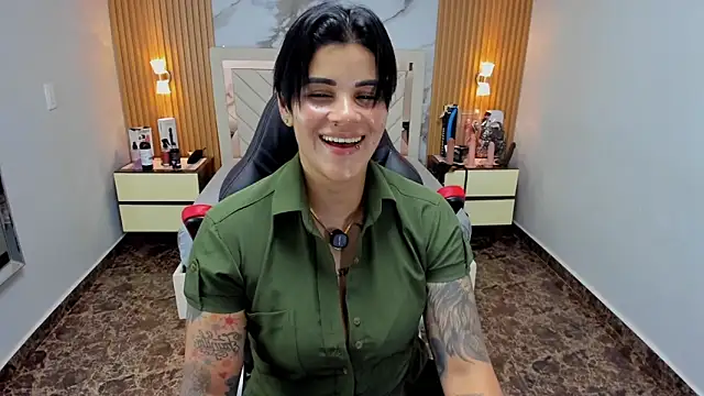 KAROLLJONES1 online show from 12/18/25, 07:20