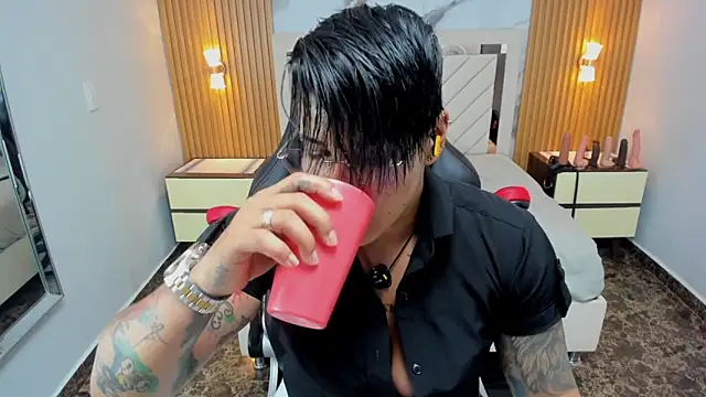 KAROLLJONES1 online show from 04/16/26, 09:39