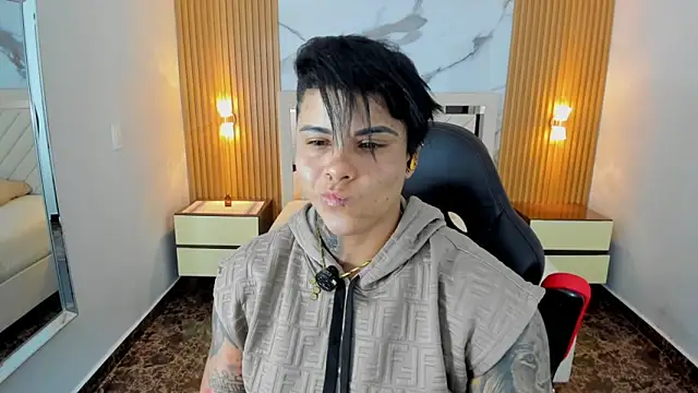 KAROLLJONES1 online show from 06/05/26, 07:19