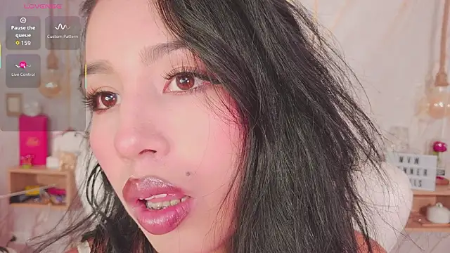 Miss Charlottet online show from 03/25/26, 08:37