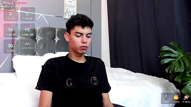 Room 69x online show from 11/09/25, 08:07