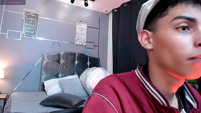 Room 69x online show from 11/20/25, 03:18