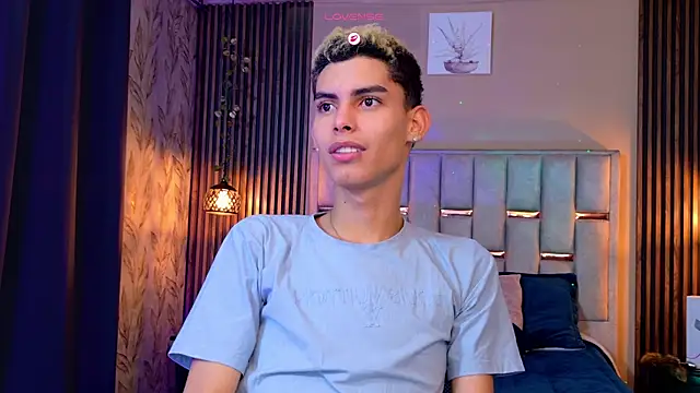 Room 69x online show from 04/06/26, 01:56