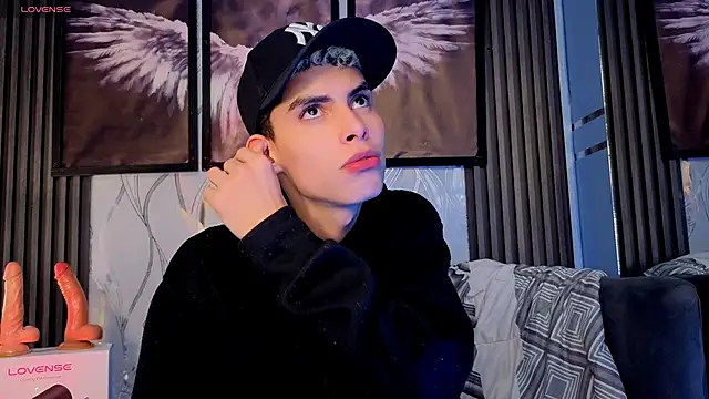 Room 69x online show from 04/21/26, 01:42