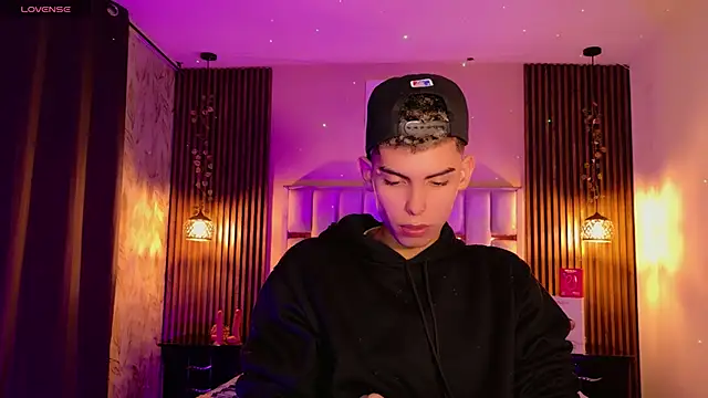 Room 69x online show from 04/22/26, 01:12