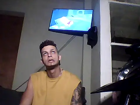 Snapshot of crisrummer chatting on 09/11/25, 06:35 crisrummer online show from 09/11/25, 06:35