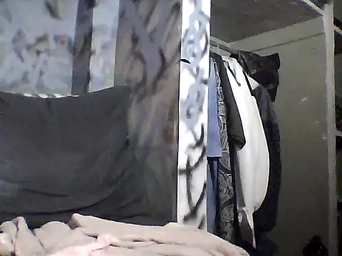 Snapshot of crisrummer chatting on 09/25/25, 06:44 crisrummer online show from 09/25/25, 06:44
