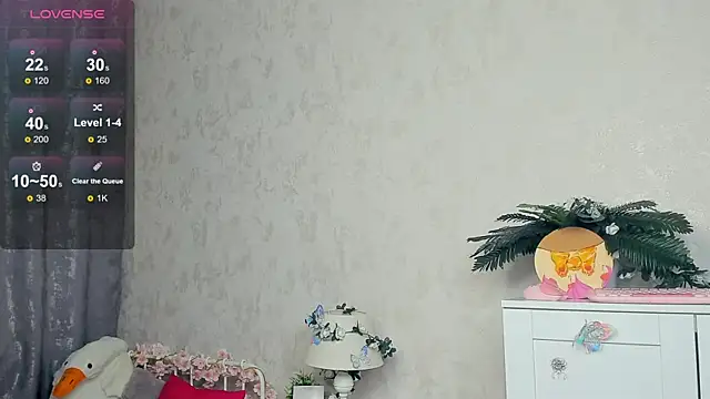 Snapshot of roxydolll chatting on 11/26/25, 02:01 roxydolll online show from 11/26/25, 02:01